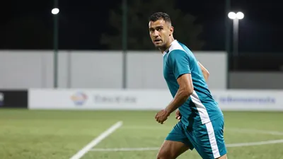 El entrenador de la Selección Mexicana, Rafa Márquez, reafirma su compromiso total con el equipo, mientras el delantero...